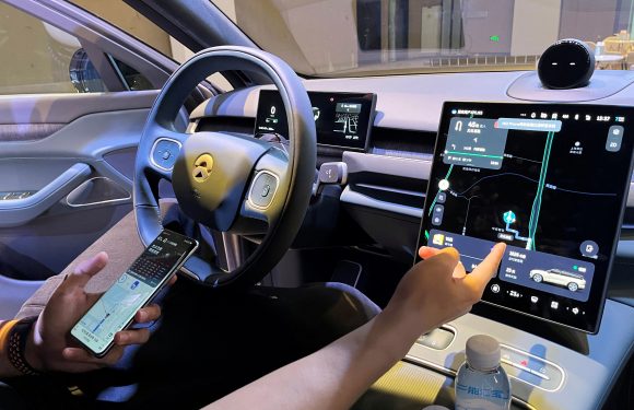 Nio Phone in Shanghai 醒來吧!蔚來汽車 (信報「財智博立」專欄)